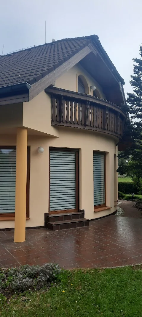 Realizácia maliarskych prác – Fasáda – Raková
