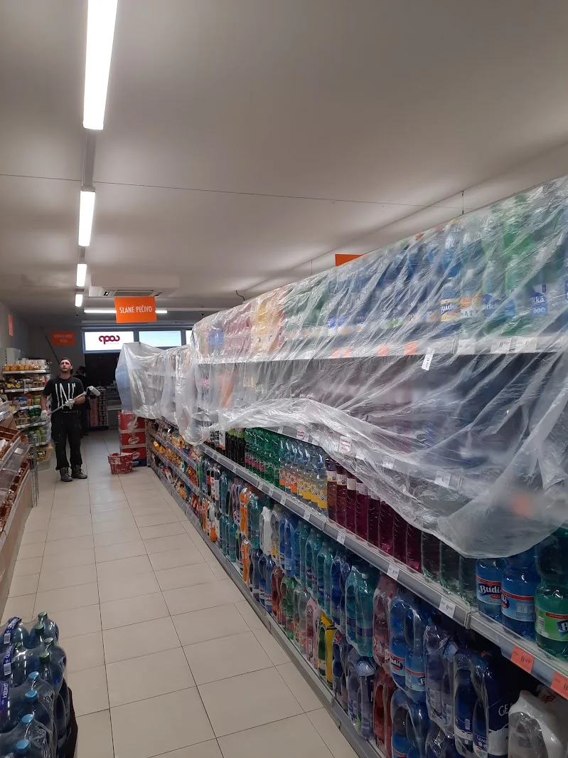Realizácia maliarskych prác v obchodnom priestore