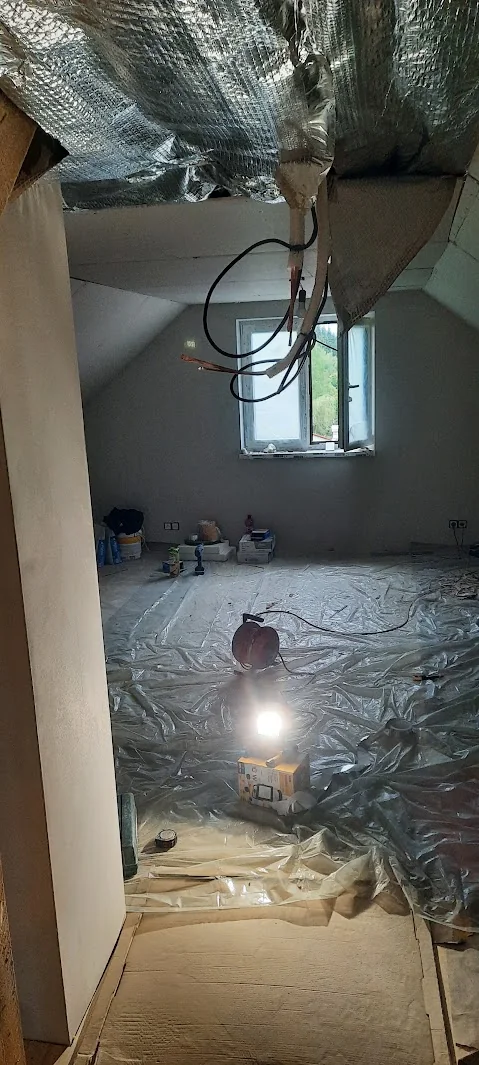Realizácia maliarskych prác – Podkrovie – Korňa