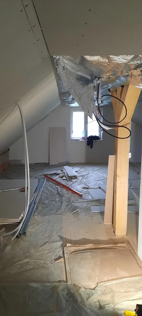 Realizácia maliarskych prác – Podkrovie – Korňa