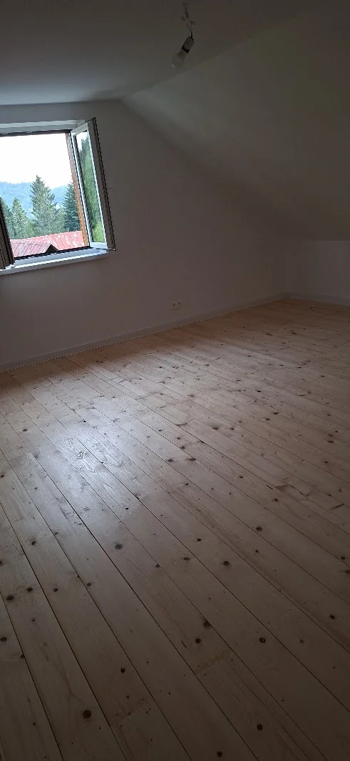 Realizácia maliarskych prác – Podkrovie – Korňa