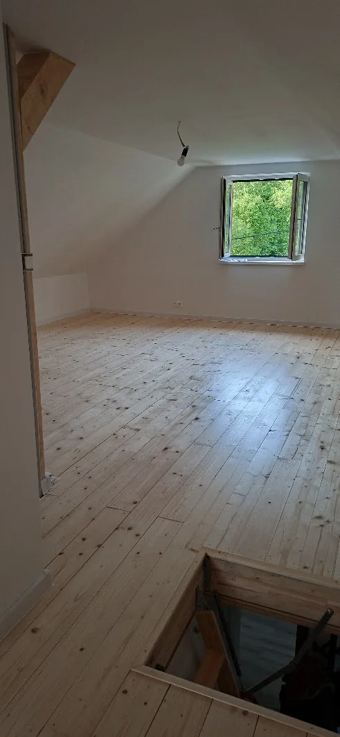 Realizácia maliarskych prác – Podkrovie – Korňa